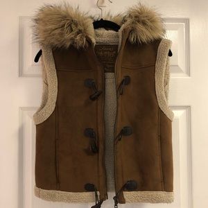 LEVI’S • Camel Colored Suede / Fleece Vest • Small